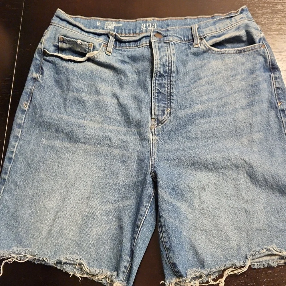 a.n.a Blue Jean Shorts Distressed Raw Hem - Picture 1 of 7